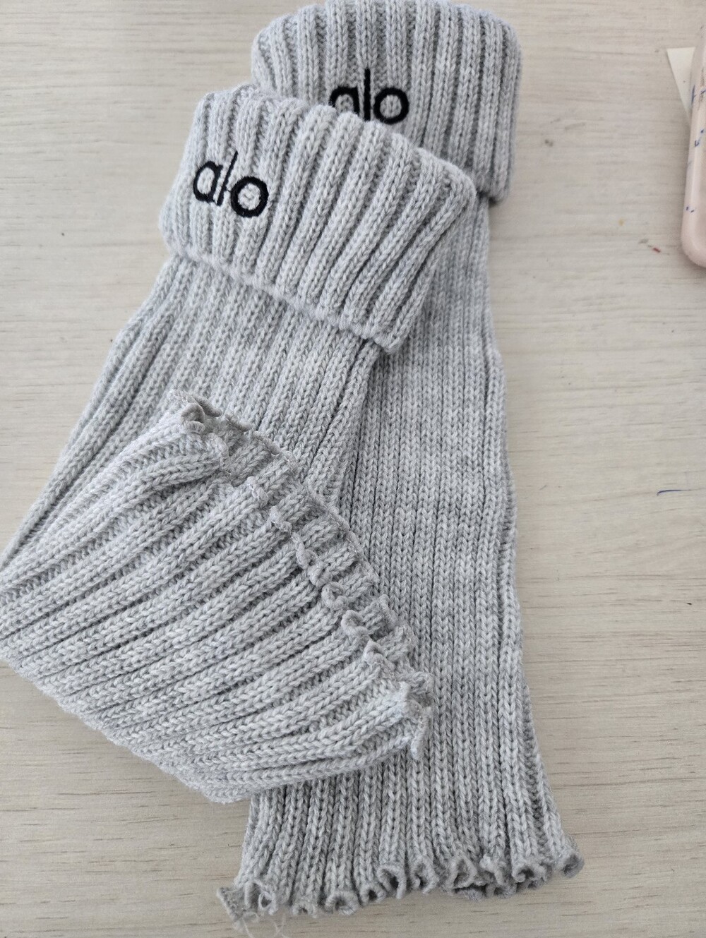ALO Yoga Light Gray Ribbed Knit Ankle Socks